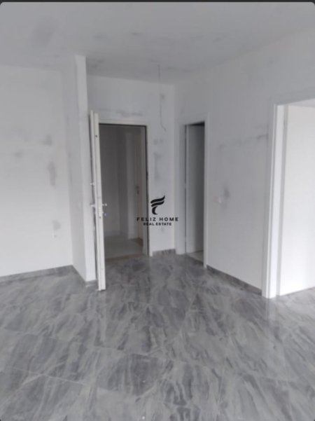 Korce, shitet apartament 1+1 Kati 3, 61 m² 82.000 € (KORCE)