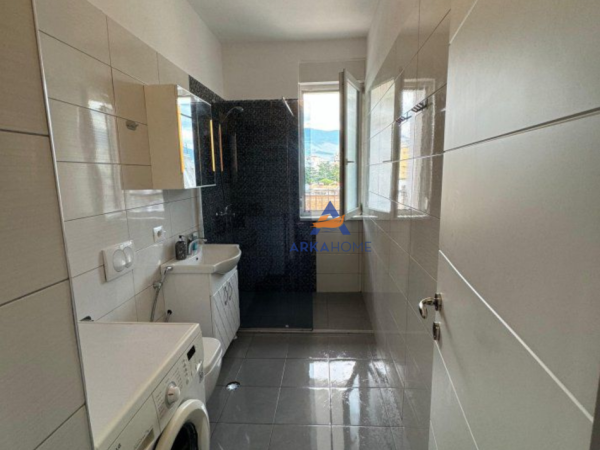 Tirane, jepet me qera apartament 2+1+Ballkon Kati 5, 100 m² 800 € 