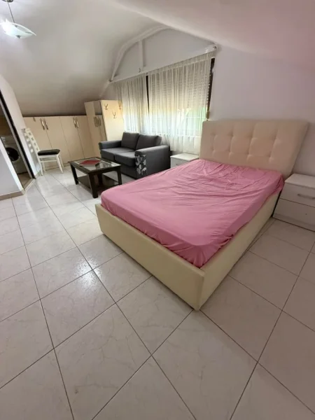 Tirane, jepet me qera apartament 1+1 Kati 3, 40 m² 390 € (Stadiumi Arena Kombetare)