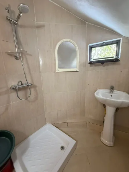 Tirane, jepet me qera apartament 1+1 Kati 3, 40 m² 390 € (Stadiumi Arena Kombetare)