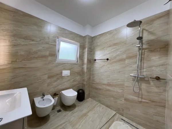 Tirane, shitet Vile 3+1+Aneks+Ballkon Kati 2, 174 m² 450.000 € (Mullet)