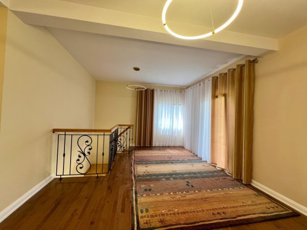 Tirane, shitet Vile 3+1+Aneks+Ballkon Kati 2, 174 m² 450.000 € (Mullet)