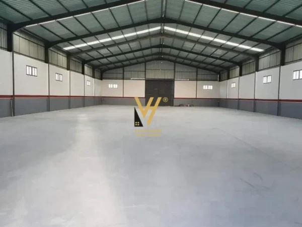 Tirane, jepet me qera magazine Kati 0, 1.000 m² 4.500 € (MEZEZ)