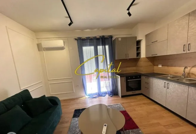 Tirane, jepet me qera apartament 1+1 Kati 3, 70 m² 550 € (SELITE)