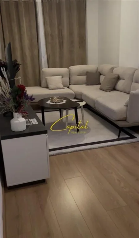 Tirane, shitet apartament 1+1 Kati 8, 190 m² 135.000 € (ASTIR)