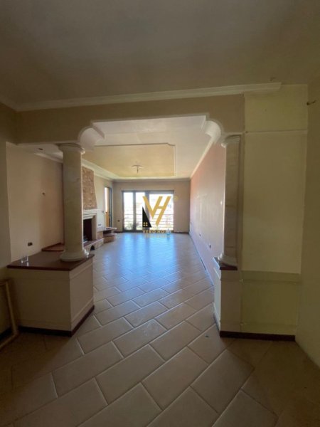 Tirane, jepet me qera zyre Kati 10, 160 m² 2.200 € (BLLOKU)