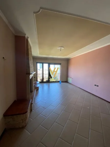 Tirane, jepet me qera zyre Kati 10, 160 m² 2.200 € (BLLOKU)