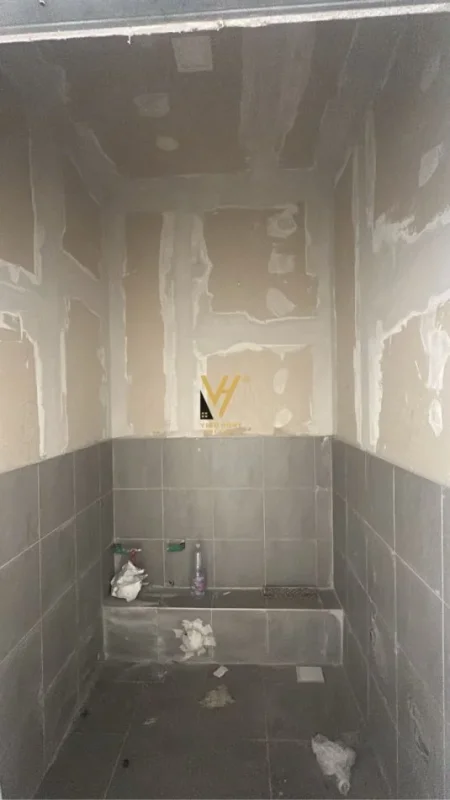 Tirane, jepet me qera dyqan Kati 0, 50 m² 1.300 € (MYSLYM SHYR)