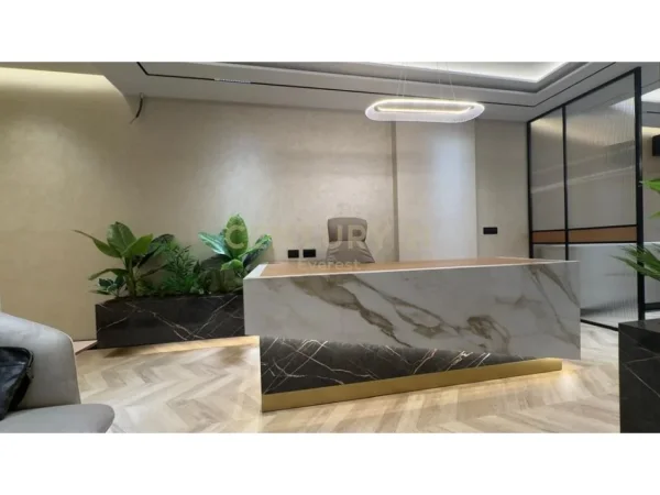 Tirane, jepet me qera zyre Kati 1, 92 m² 1.500 € 