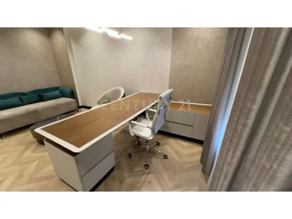 Tirane, jepet me qera zyre Kati 1, 92 m² 1.500 € 