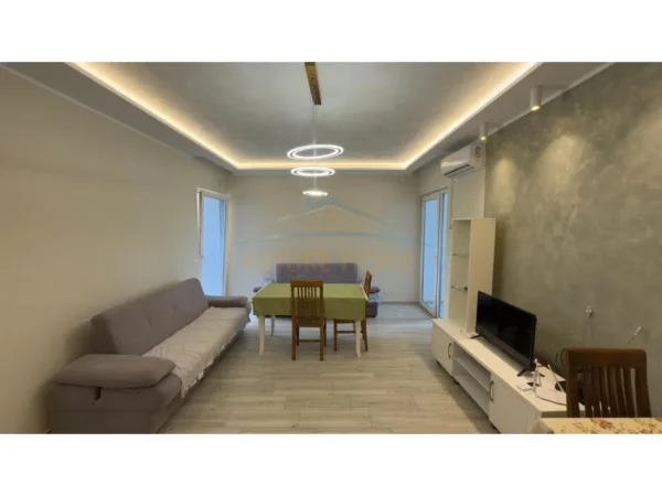 Rrota e kuqe Plazh, shitet apartament 2+1+Ballkon Kati 5, 106 m² 210.000 € (Durres)