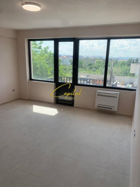 Tirane, jepet me qera ambjent biznesi Kati 3, 200 m² 1.000 € (KAMEZ)
