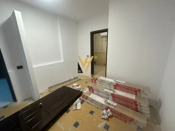 Tirane, jepet me qera zyre Kati 2, 96 m² 1.100 € (MYSLYM SHYR)