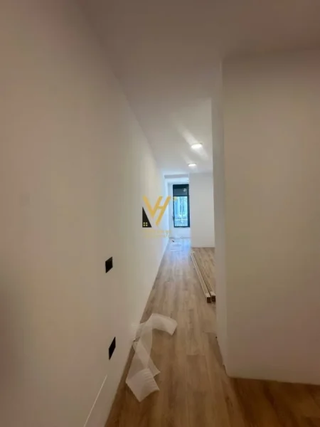 Tirane, jepet me qera zyre Kati 2, 96 m² 1.100 € (MYSLYM SHYR)