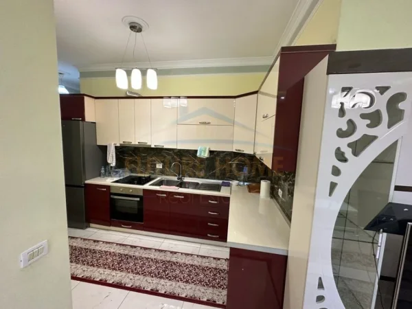 Tirane, shitet apartament 2+1+Ballkon Kati 10, 113 m² 120.000 € (Institut)