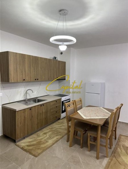 Tirane, jepet me qera apartament 1+1 Kati 9, 65 m² 400 € (ASTIR)