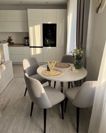 Tirane, jepet me qera apartament 1+1+Ballkon Kati 1, 60 m² 600 € (MYSLYM SHYRI)