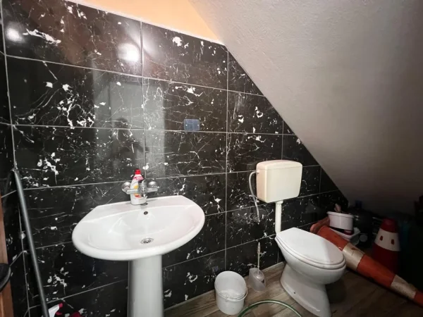 Tirane, jepet me qera ambjent biznesi Kati 0, 150 m² 550 € (Rrethrrotullimi Shkoze)