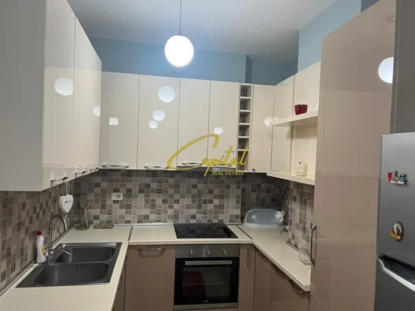 Tirane, jepet me qera apartament 1+1 Kati 7, 74 m² 550 € (RRUGA ASIM VOKSHI)