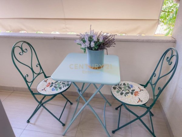Tirane, jepet me qera apartament 2+1 Kati 2, 130 m² 1.200 € (Pazari i ri)