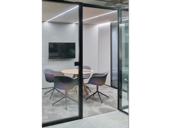 Tirane, shitet dyqan Kati 1, 20 m² 65.000 € 