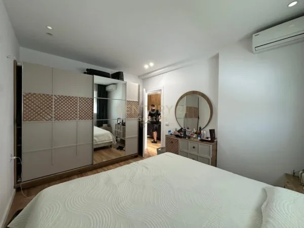 Tirane, shitet apartament 1+1 Kati 3, 80 m² 180.000 € 