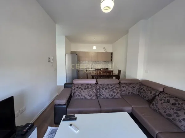 Tirane, jepet me qera apartament 1+1 Kati 2, 64 m² 450 € (Porcelan)