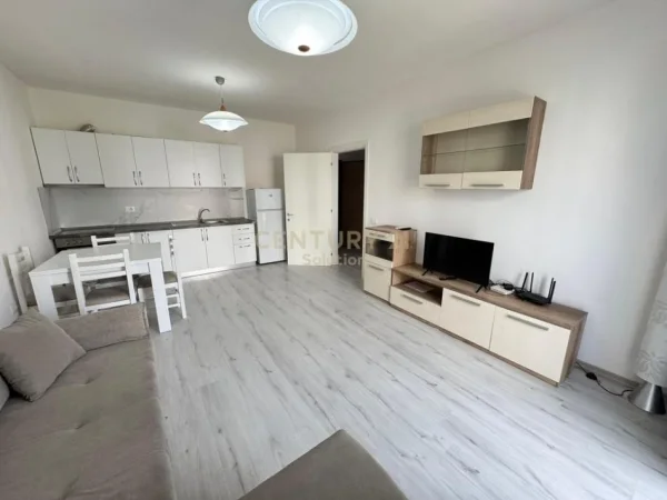 Tirane, jepet me qera apartament 2+1 Kati 2, 92 m² 500 € 