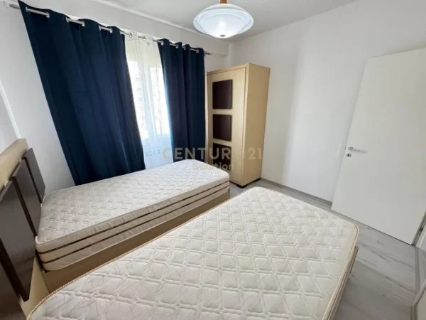 Tirane, jepet me qera apartament 2+1 Kati 2, 92 m² 500 € 