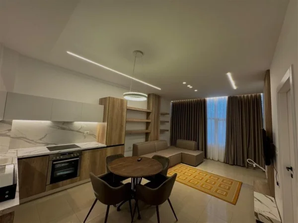 Tirane, jepet me qera apartament 1+1+Ballkon Kati 1, 60 m² 500 € (rruga Ferit Xhajko)