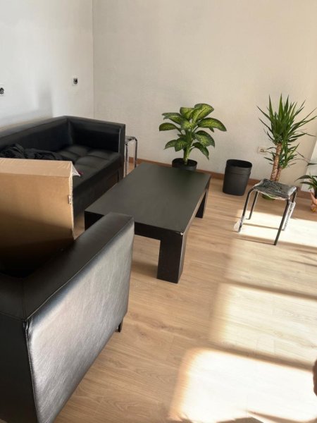 Tirane, jap me qera zyre Kati 5, 20 m² 300 € (Pallati Dynasti 33)