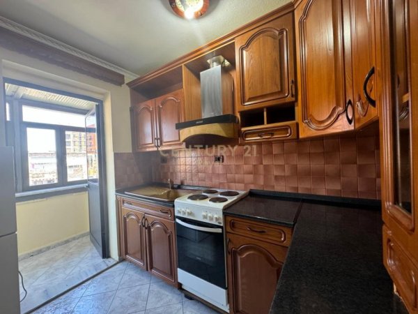 Tirane, jap me qera apartament 2+1 Kati 5, 81 m² 500 € 