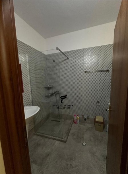 Tirane, jepet me qera apartament 2+1+Ballkon Kati 7, 110 m² 480 € (ASTIR)