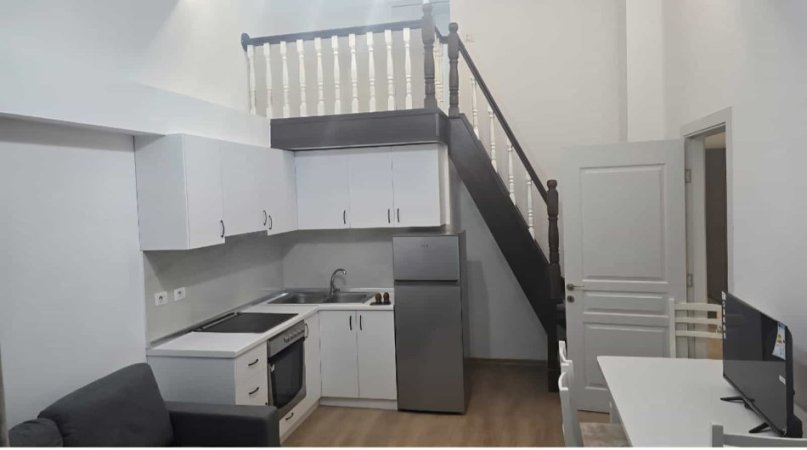 Tirane, jepet me qera apartament 1+1+Ballkon Kati 1, 60 m² 500 € (rruga e kavajes)