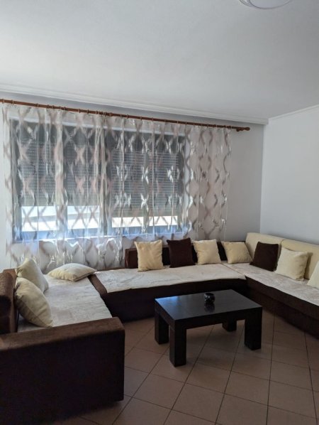 Tirane, jepet me qera apartament 2+1 Kati 2, 86 m² 700 €