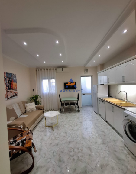 Tirane, jepet me qera apartament 1+1 Kati 3, 62 m² 500 € 