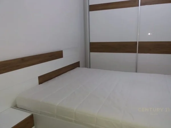 Tirane, jepet me qera apartament 2+1 Kati 3, 83 m² 500 € 