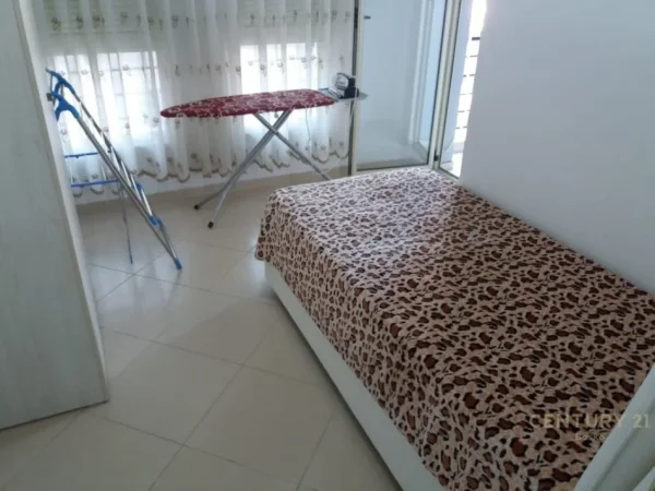 Tirane, jepet me qera apartament 2+1 Kati 3, 83 m² 500 € 