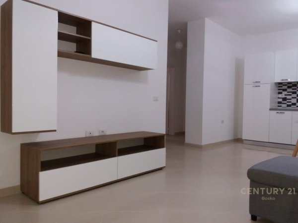 Tirane, jepet me qera apartament 2+1 Kati 3, 83 m² 500 € 