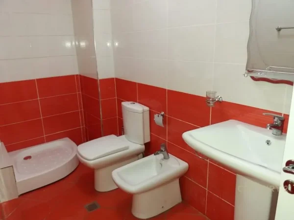 Tirane, jepet me qera apartament 2+1 Kati 3, 83 m² 500 € 