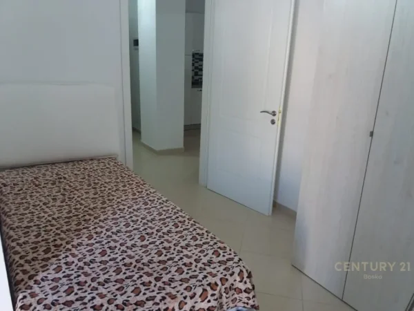 Tirane, jepet me qera apartament 2+1 Kati 3, 83 m² 500 € 