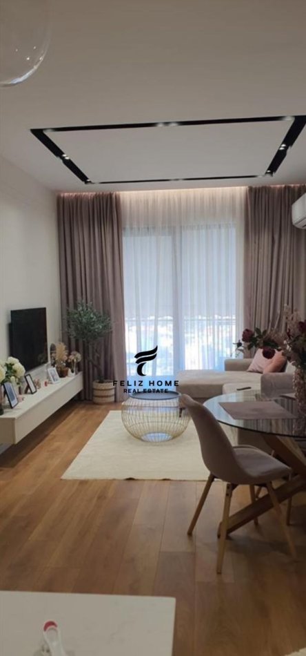Tirane, jepet me qera apartament 1+1+Ballkon Kati 5, 70 m² 700 € (21 DHJETORI)