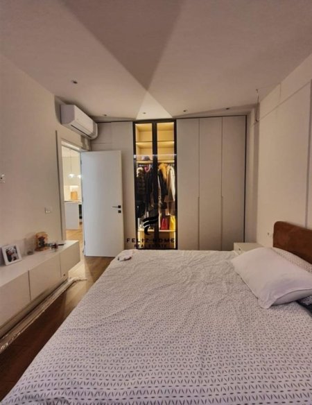 Tirane, jepet me qera apartament 1+1+Ballkon Kati 5, 70 m² 700 € (21 DHJETORI)