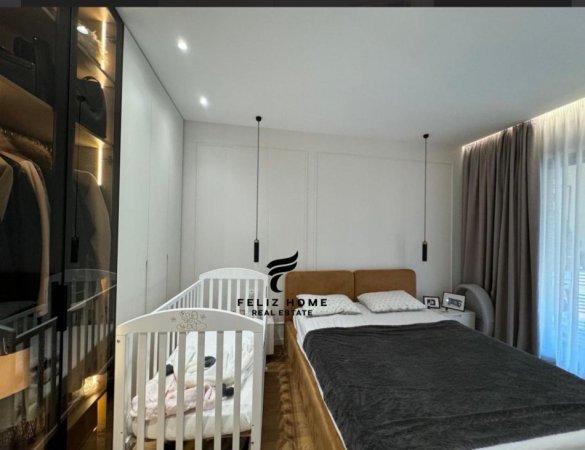 Tirane, jepet me qera apartament 1+1+Ballkon Kati 5, 70 m² 700 € (21 DHJETORI)