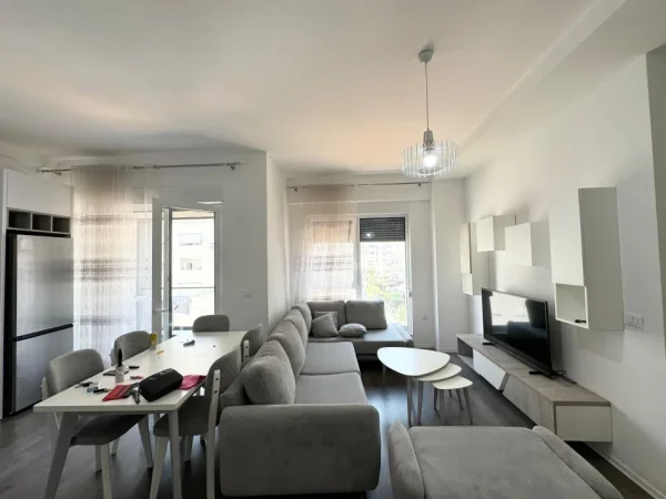 Tirane, jepet me qera apartament 2+1+Ballkon Kati 4, 97 m² 700 € (Rruga ndre mjeda)