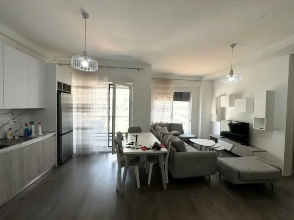 Tirane, jepet me qera apartament 2+1+Ballkon Kati 4, 97 m² 700 € (Rruga ndre mjeda)