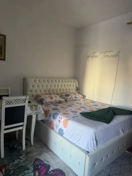 Garsoniere me qera ne qender tek Pazari i Ri (280 Euro i diskutueshem)