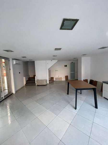 Tirane, jepet me qera ambjent biznesi duplex Kati 0, 40 m² 600 €,Delijorgji