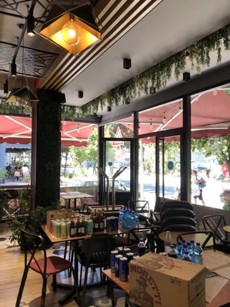 Tirane, jepet me qera bar-resorant Kati 0, 54 m² 1.200 € 