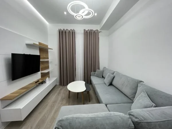Tirane, jepet me qera apartament 2+1 Kati 3, 100 m² 450 € (Ali Demi)